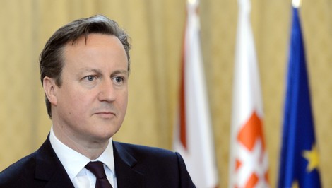 Bývalý britský premiér David Cameron priznal liečbu rakoviny prostaty