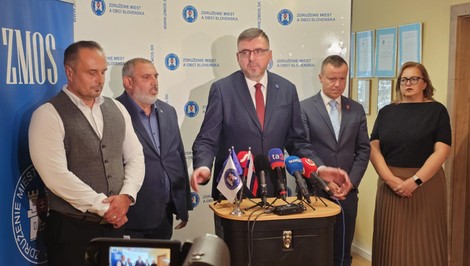 Odpad v rómskych osadách sa hromadí aj po odstránení skládok. ZMOS chce zmenu systému