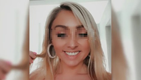 Tehotnú matku dvojčiat našli mŕtvu v kúpeľni. Partner ju mal bodnúť viac ako 60-krát