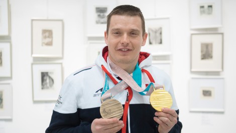 Otvárací ceremoniál zimnej paralympiády aj so Slovákmi, vlajkonosičom HARAUS