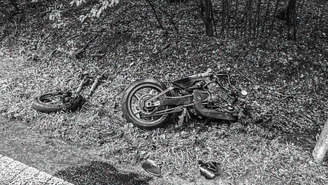 Motorkár zahynul po brutálnej čelnej zrážke s autom