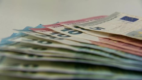Podnikatelia budú prijímať a posielať faktúry po novom
