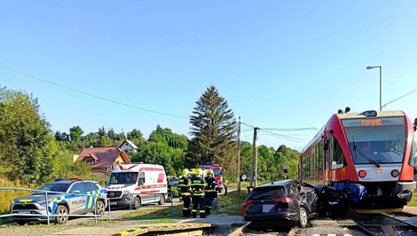 Nehoda na priecestí v Spišskej Belej: Auto nedalo prednosť vlaku