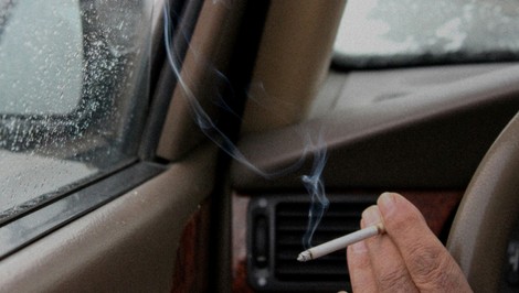 Český vodič vyhodil za jazdy ohorok z okna: V Chorvátsku mu hrozí mastná pokuta prípadne aj väzenie