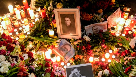 Rada EÚ uvalila sankcie na šiestich Rusov z prípadu otravy Navaľného