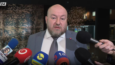 Poslanci okolo Huliaka podporia cestný zákon aj zrušenie možnosti voľby poštou