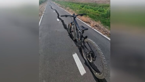 Iba ročný cyklochodník sa rozpadá. V strede trate sú obrovské diery