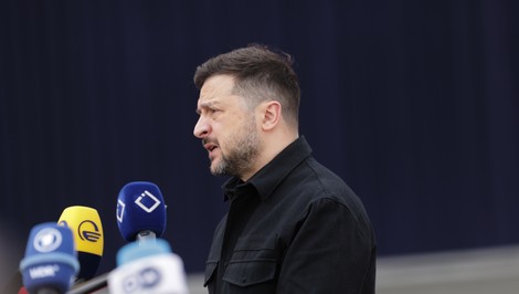 Zelenskyj obvinil Rusko z porušenia prímeria. Hlási viac než stovku útokov