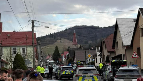 Výbuch v Demänovskej doline: Zlodeji odpálili bankomat a ušli. Polícia ich chytila