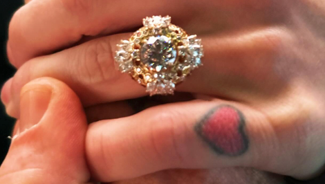 Rozchod krátko po zásnubách! Navonok idylka… Zlomila ju smrť otca?!