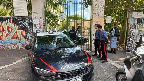 Žiak (13) zaútočil na učiteľku nožom. Útok chcel vysielať na sociálnej sieti
