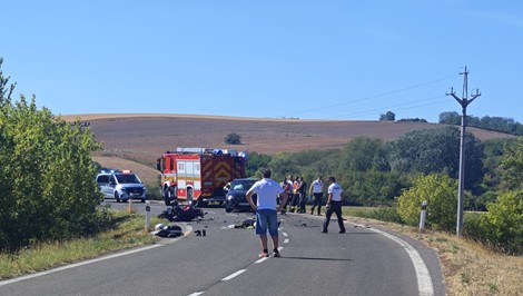 Tragická nehoda pri maďarských hraniciach: Motocyklista zomrel, spolujazdkyňa je vážne zranená