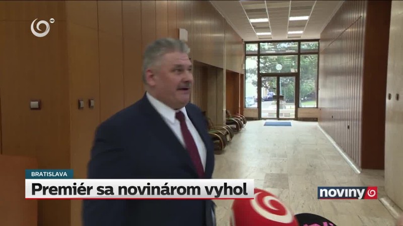 Premiér sa novinárom vyhol