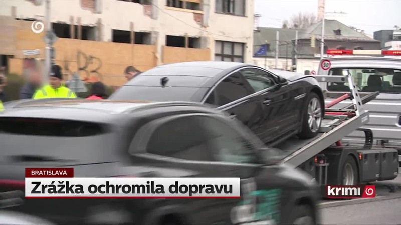 Zrážka ochromila dopravu