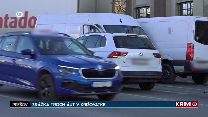 ZRÁŽKA TROCH ÁUT V KRIŽOVATKE