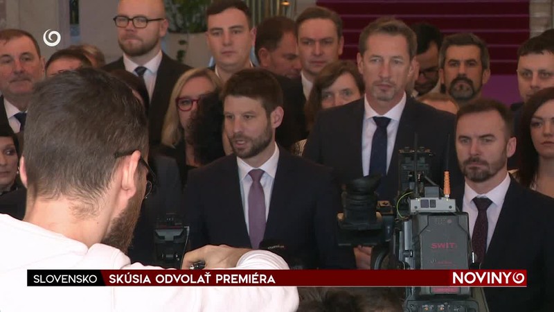 SKÚSIA ODVOLAŤ PREMIÉRA