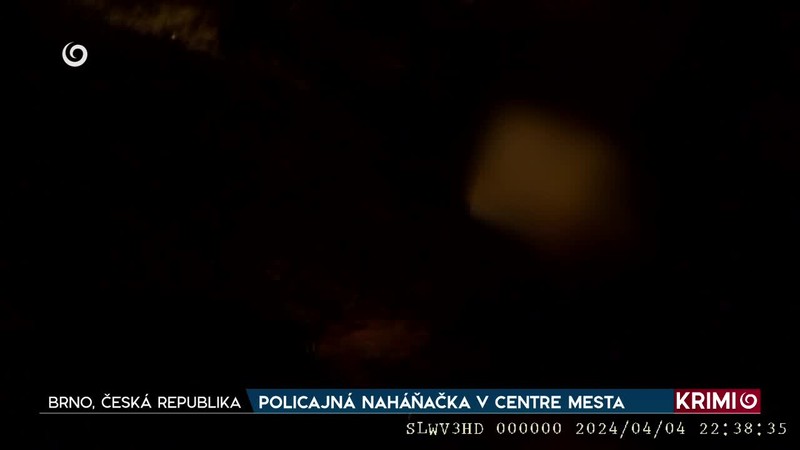 POLICAJNÁ NAHÁŇAČKA V CENTRE MESTA