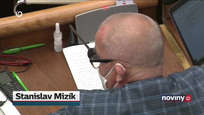 Rokovanie plné urážok