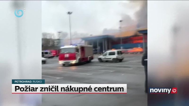 Požiar zničil nákupné centrum