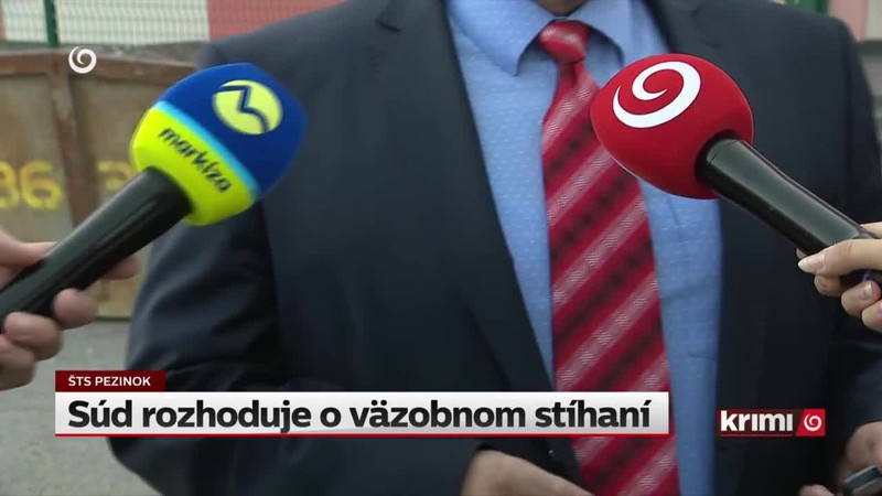 Súd rozhoduje o väzobnom stíhaní