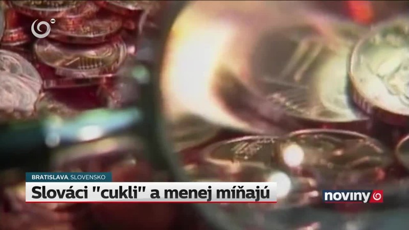 Slováci "cukli" a menej míňajú