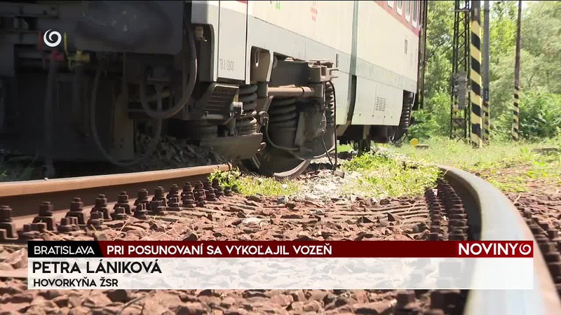 PRI POSUNOVANÍ SA VYKOĽAJIL VOZEŇ