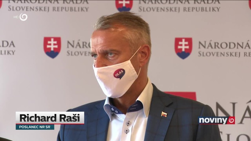 V parlamente "pokoj zbraniam"