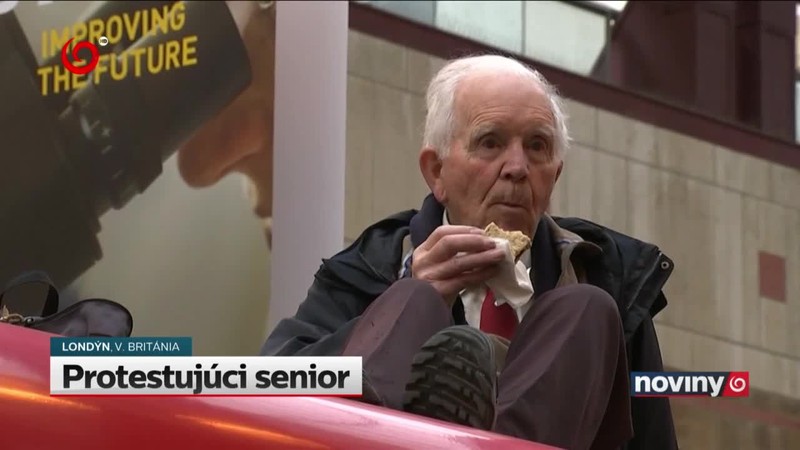 Protestujúci senior