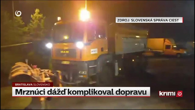 Mrznúci dážď komplikoval dopravu