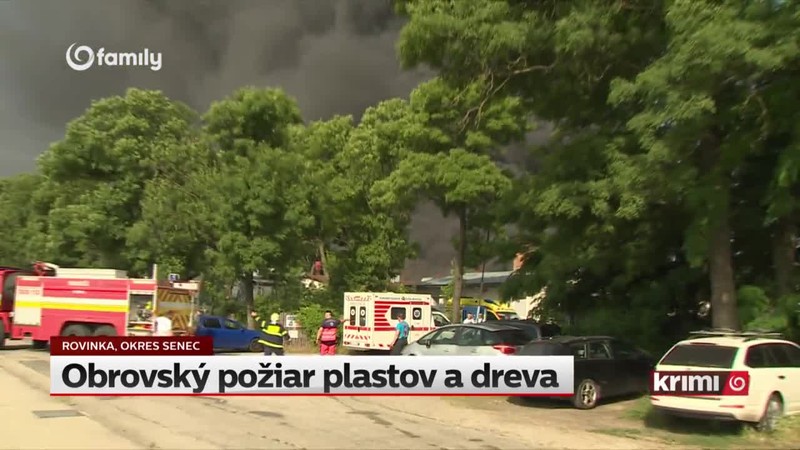 Obrovský požiar plastov a dreva