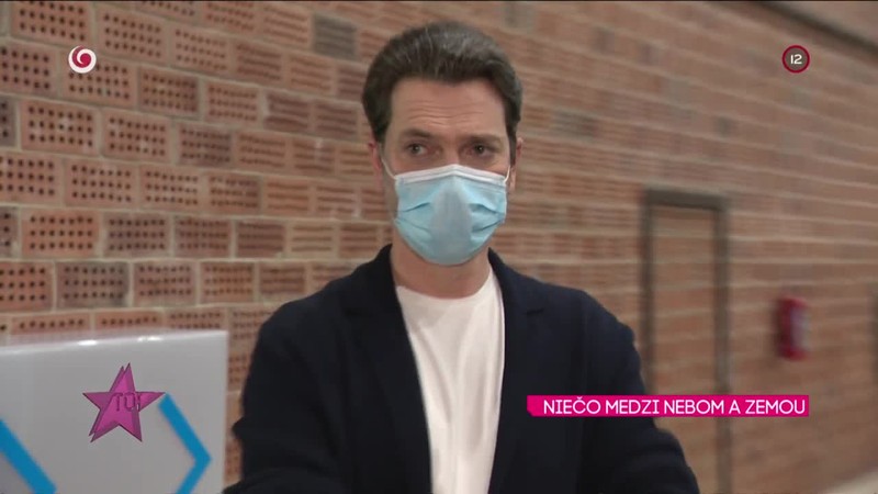 NIEČO MEDZI NEBOM A ZEMOU