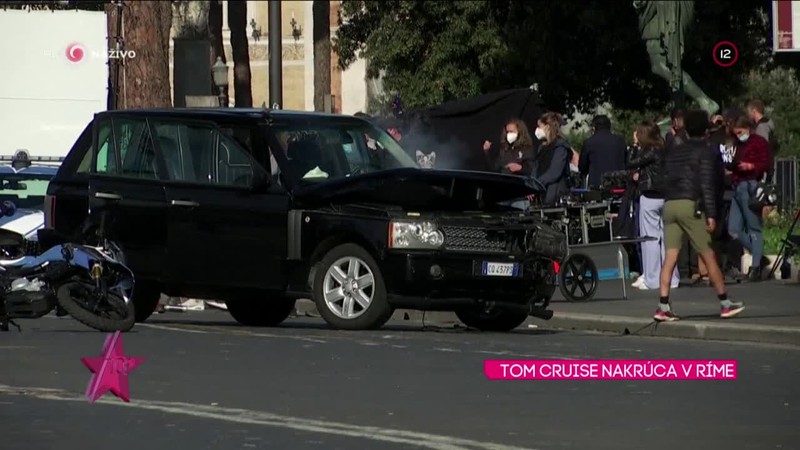 TOM CRUISE NAKRÚCA V RÍME