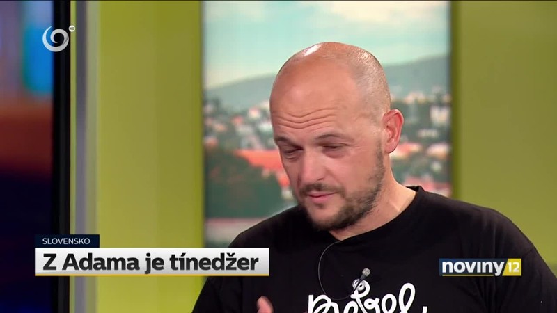 Z Adama je tínedžer