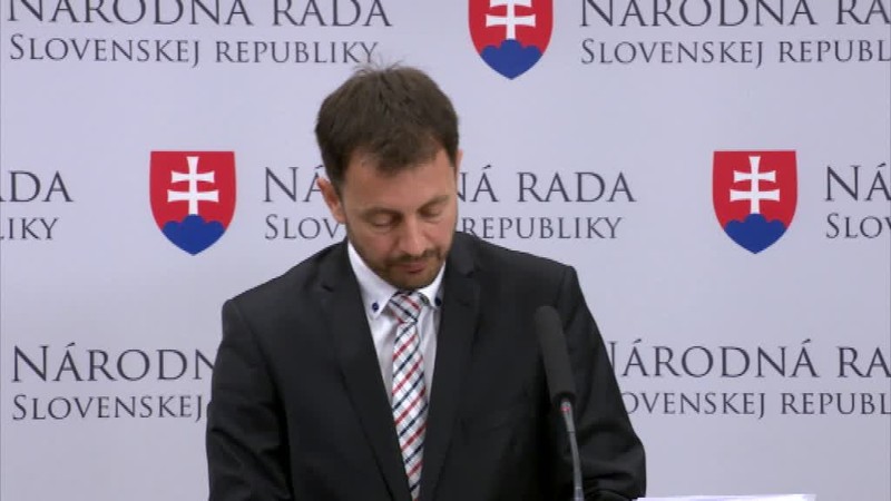 Zrušené rokovanie vlády, šepká sa o kríze medzi Ficom a Dankom