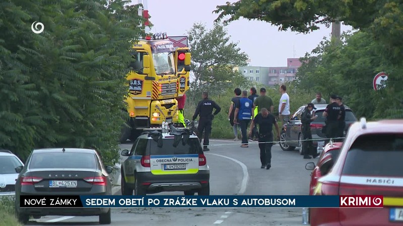 SEDEM OBETÍ PO ZRÁŽKE VLAKU S AUTOBUSOM