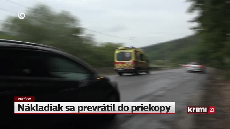 Nákladiak skončil v priekope