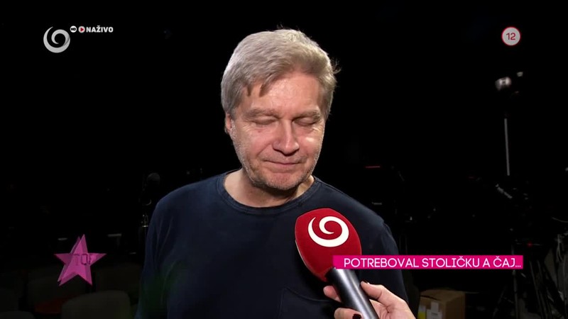 Skrucany POTREBOVAL STOLIČKU A ČAJ...