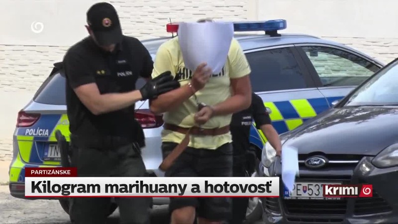 Kilogram marihuany a hotovosť