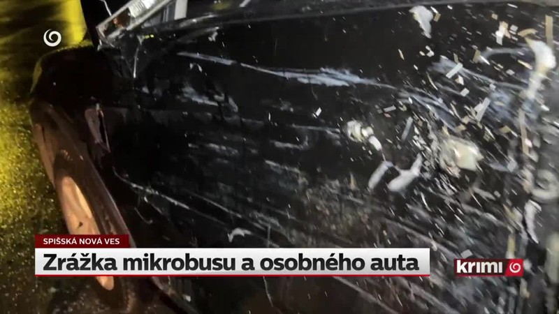 Zrážka mikrobusu a osobného auta
