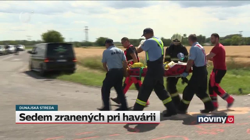 Sedem zranených pri havárii