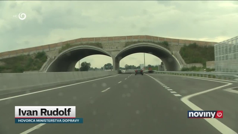 Otvorili do 30 km novej diaľnice
