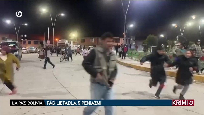 PÁD LIETADLA S PENIAZMI