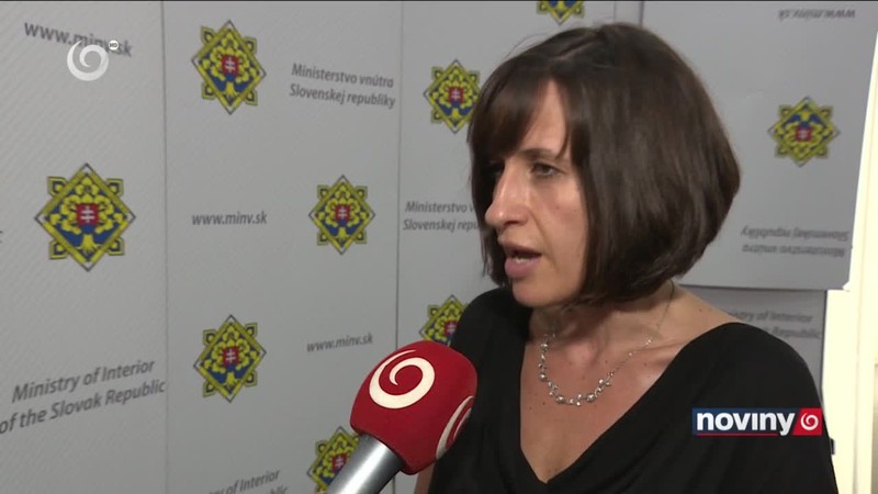 Migrantov je o polovicu menej