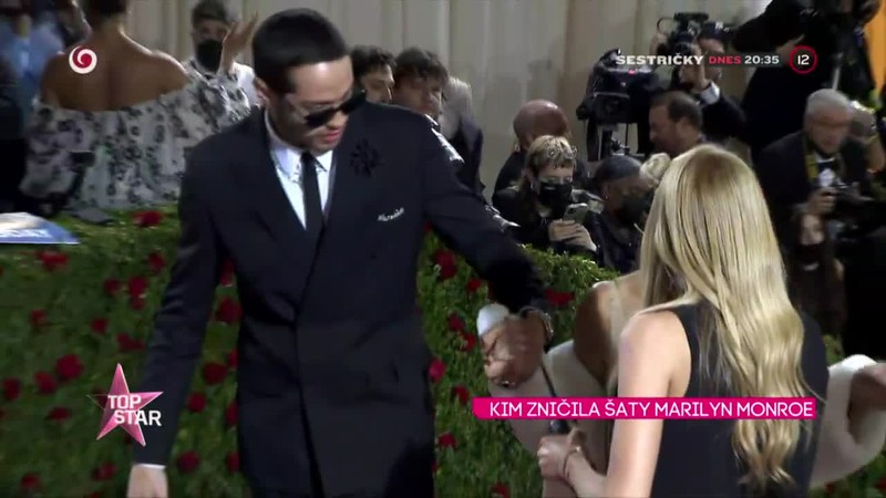 KIM ZNIČILA ŠATY MARILYN MONROE
