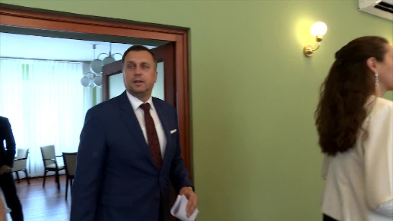 Konflikt Fica a Sulíka pokračuje. Nadávajú si do korupčníkov a zhúlencov