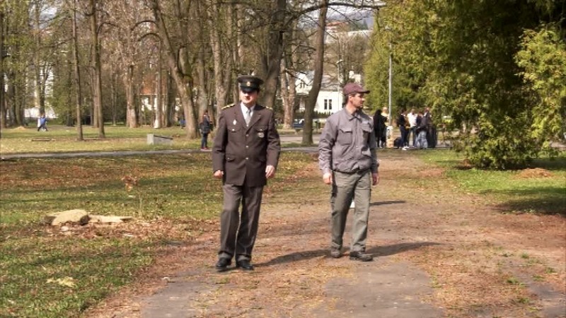 Polícia chytila väzňa, ktorý utiekol z vonkajšieho pracoviska