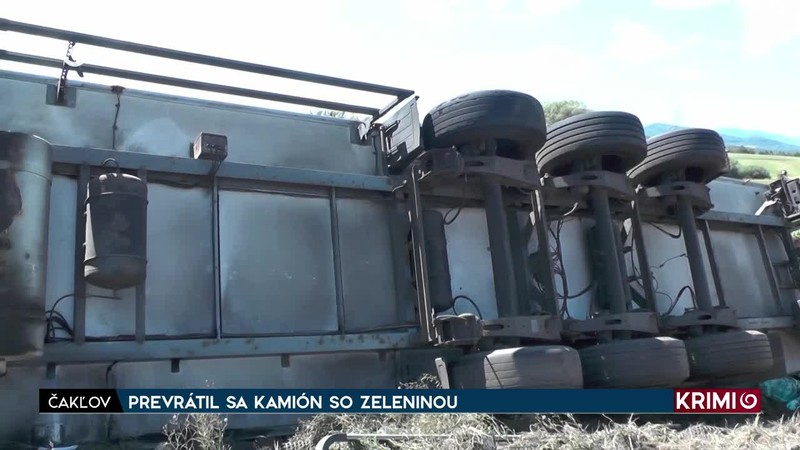 PREVRÁTIL SA KAMIÓN SO ZELENINOU