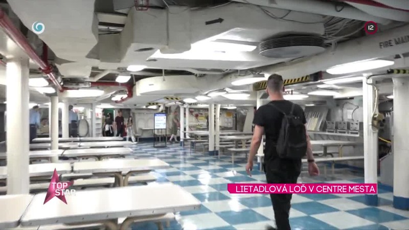 Lietadlová loď v centre mesta