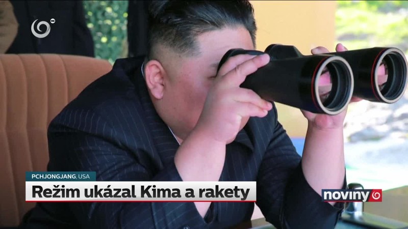 Režim ukázal Kima a rakety