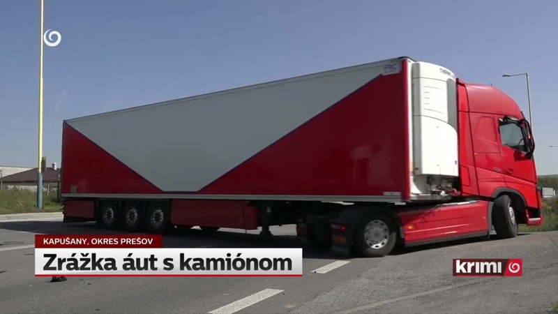 Zrážka áut s kamiónom